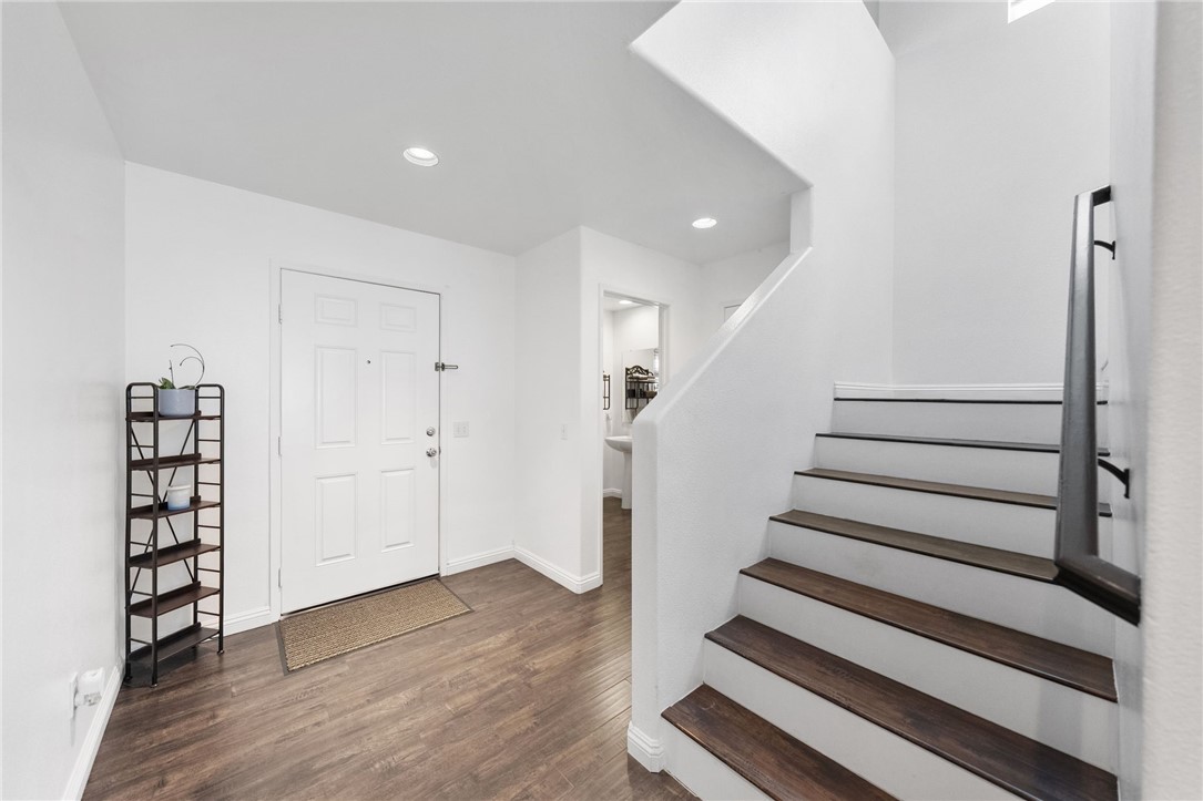 702 Gloriosa Avenue Property Photo 4