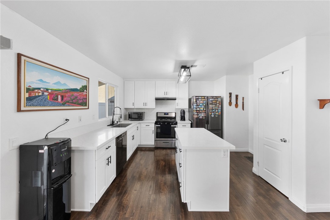 702 Gloriosa Avenue Property Photo 11