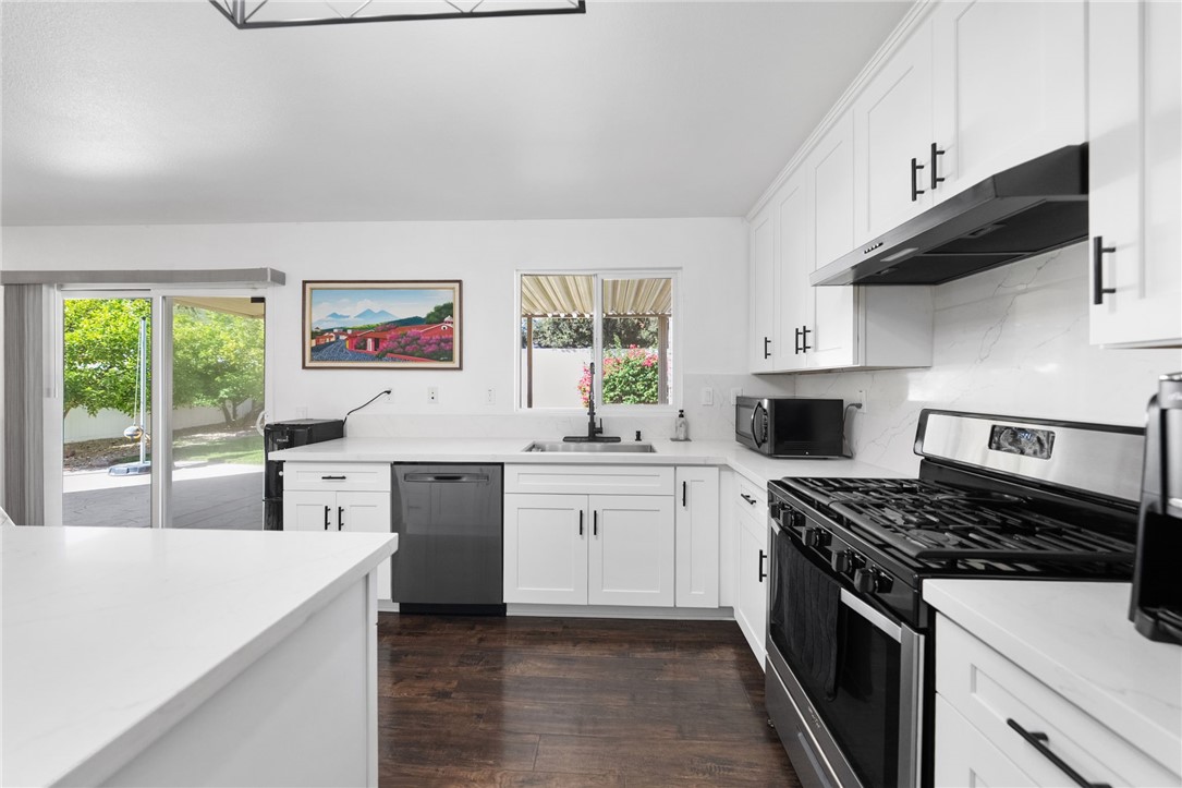 702 Gloriosa Avenue Property Photo 12