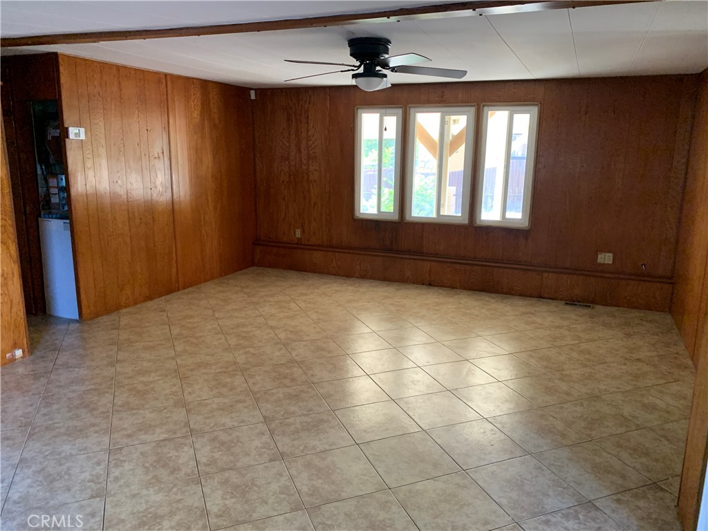 25814 Homeland Avenue Property Photo 5