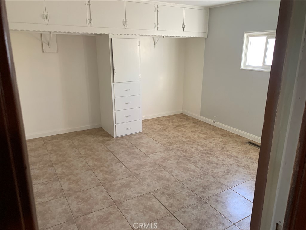 25814 Homeland Avenue Property Photo 7