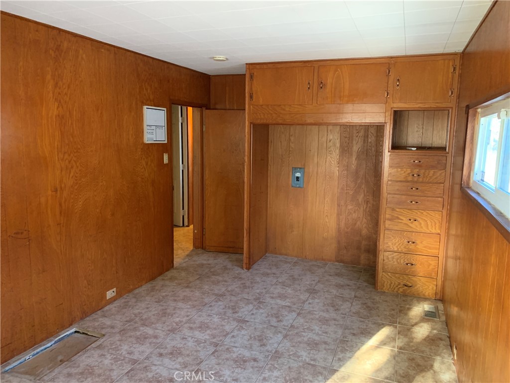 25814 Homeland Avenue Property Photo 8
