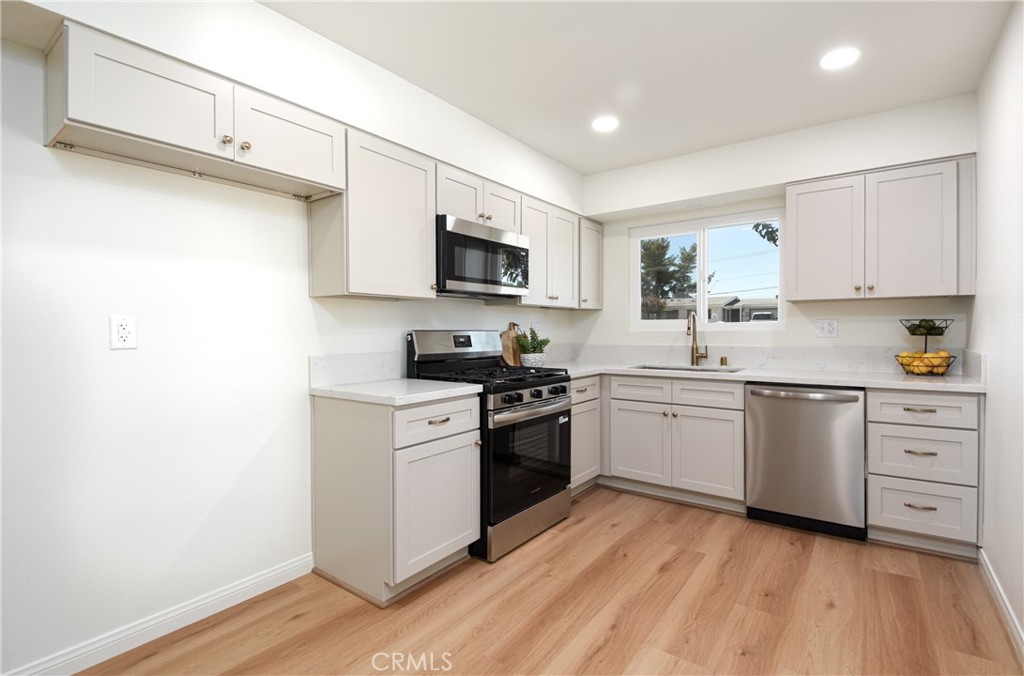 26406 Cherry Hills Property Photo 4