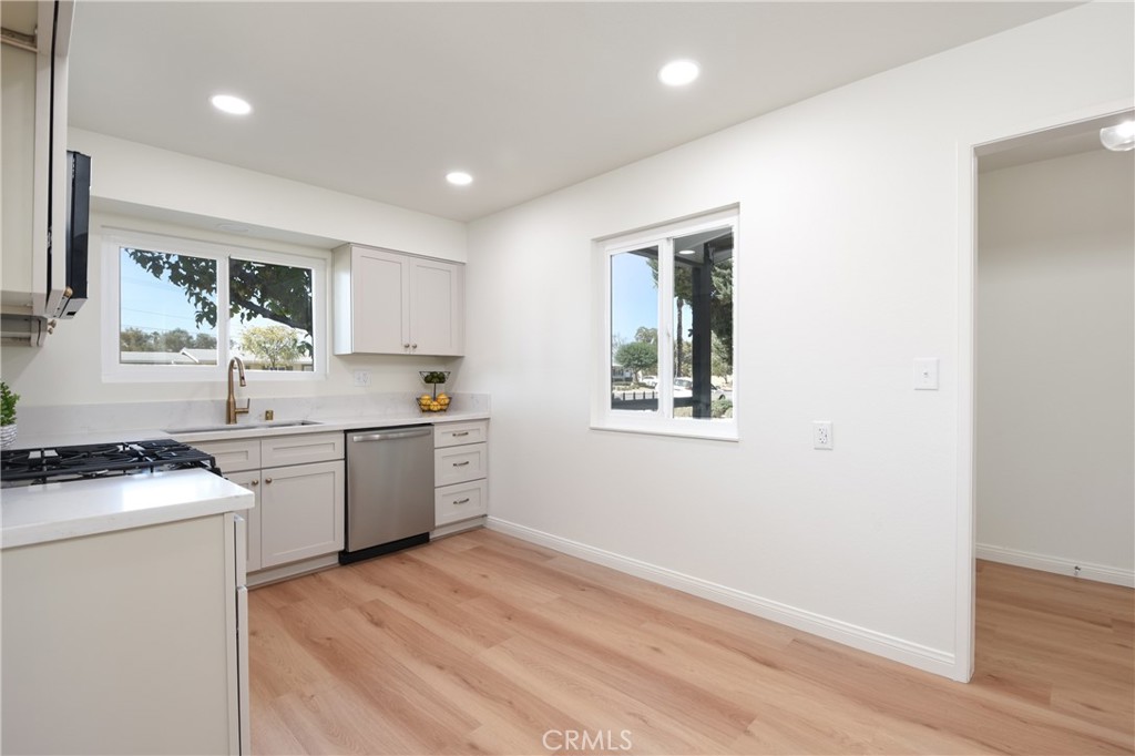 26406 Cherry Hills Property Photo 6