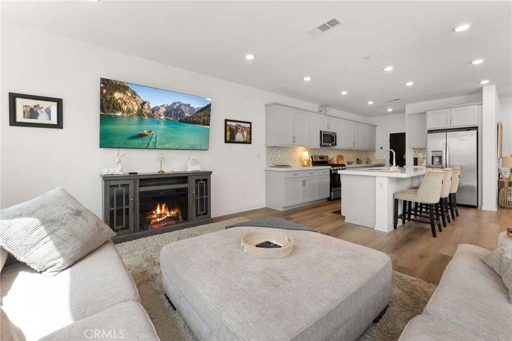 1675 Whitmore Property Photo 4