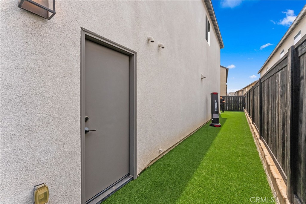 1675 Whitmore Property Photo 23