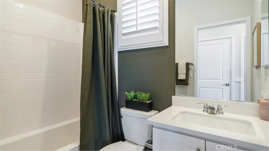 2631 E Lincoln Paseo Property Photo 9