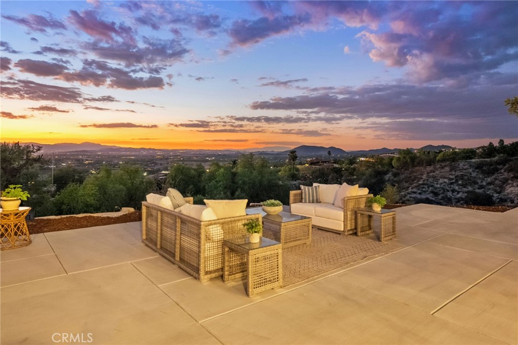 41525 Avenida Ortega Property Photo 2