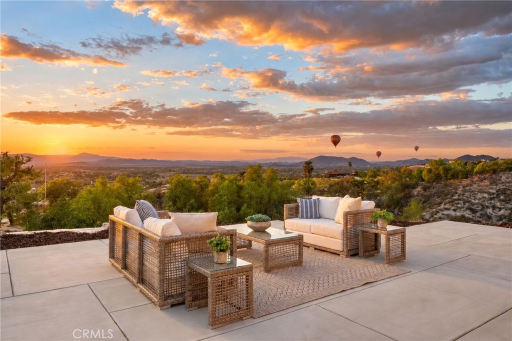 41525 Avenida Ortega Property Photo 3