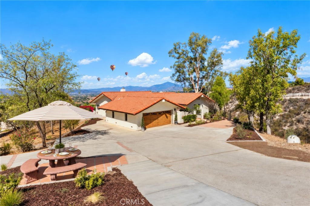 41525 Avenida Ortega Property Photo 6