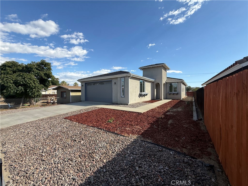 179 E 8th Street Property Photo 1