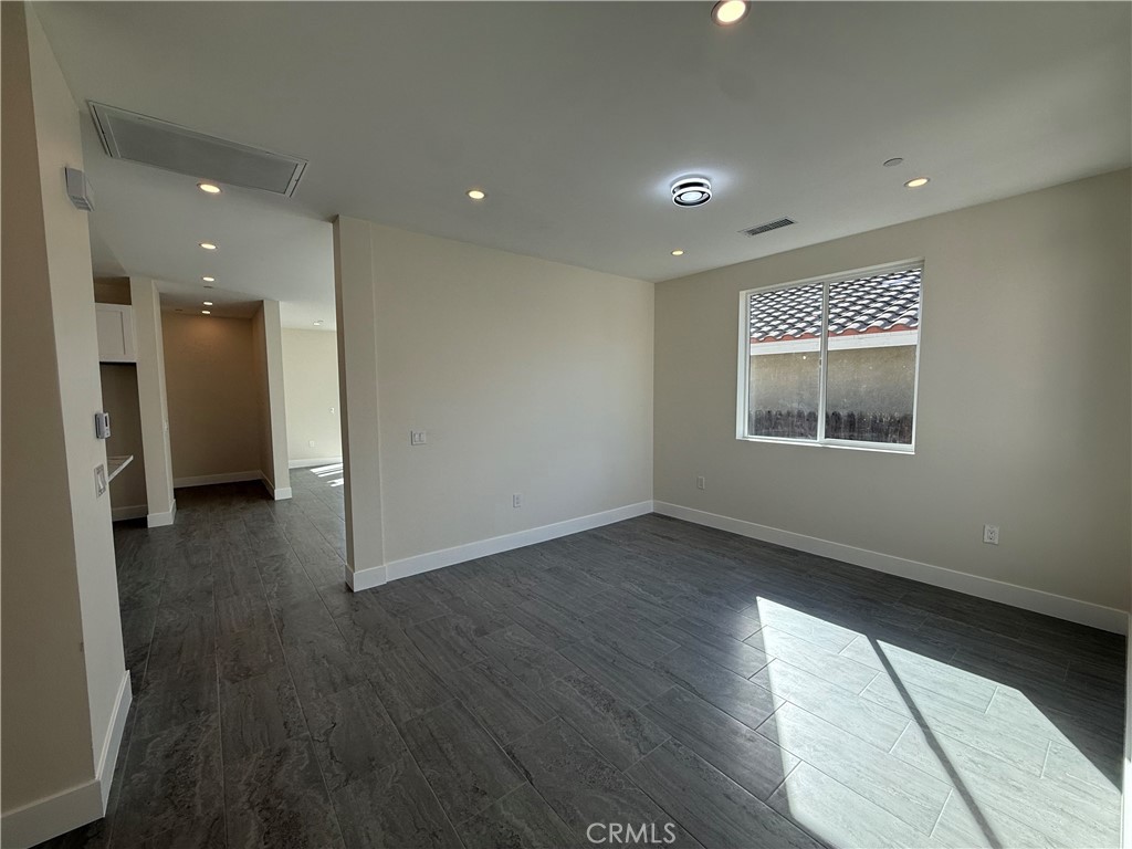 179 E 8th Street Property Photo 6