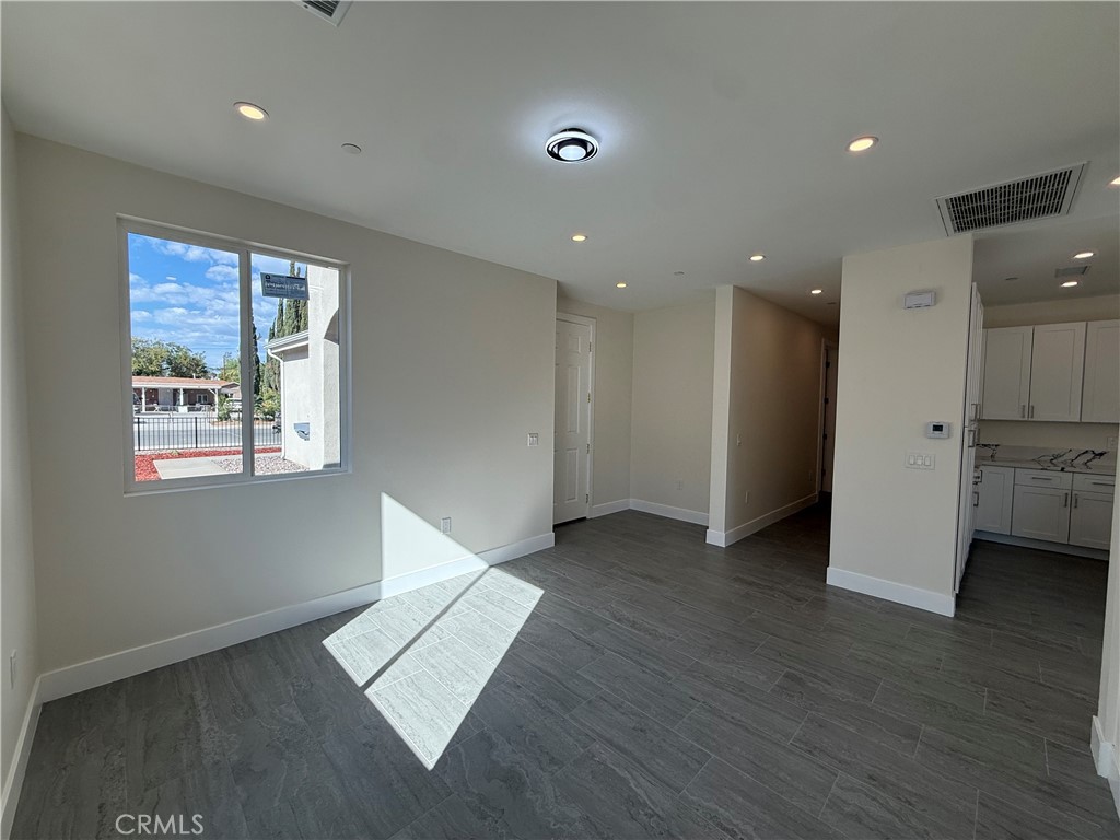 179 E 8th Street Property Photo 7