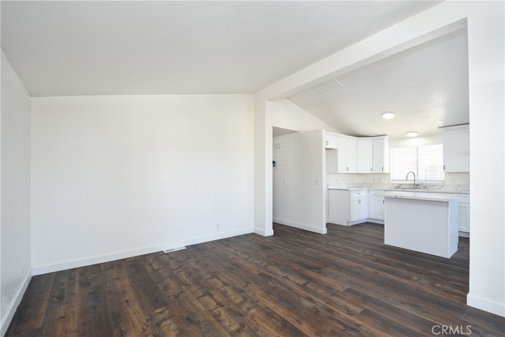 530 Devonshire 9 Property Photo 6