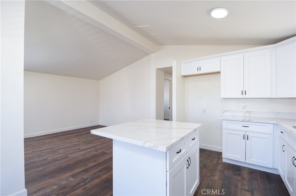 530 Devonshire 9 Property Photo 14