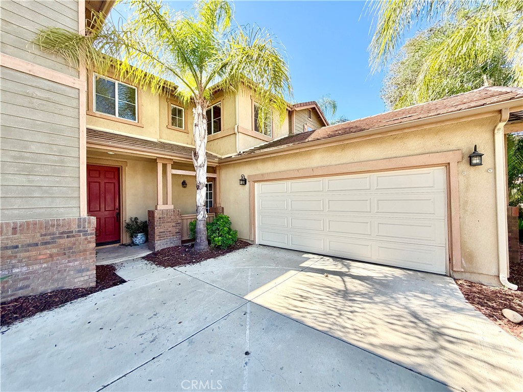 33602 Magnetite Street Property Photo 4
