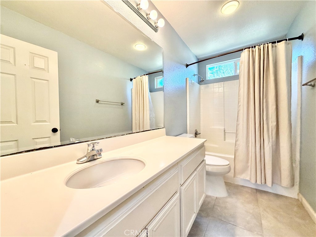 33602 Magnetite Street Property Photo 25