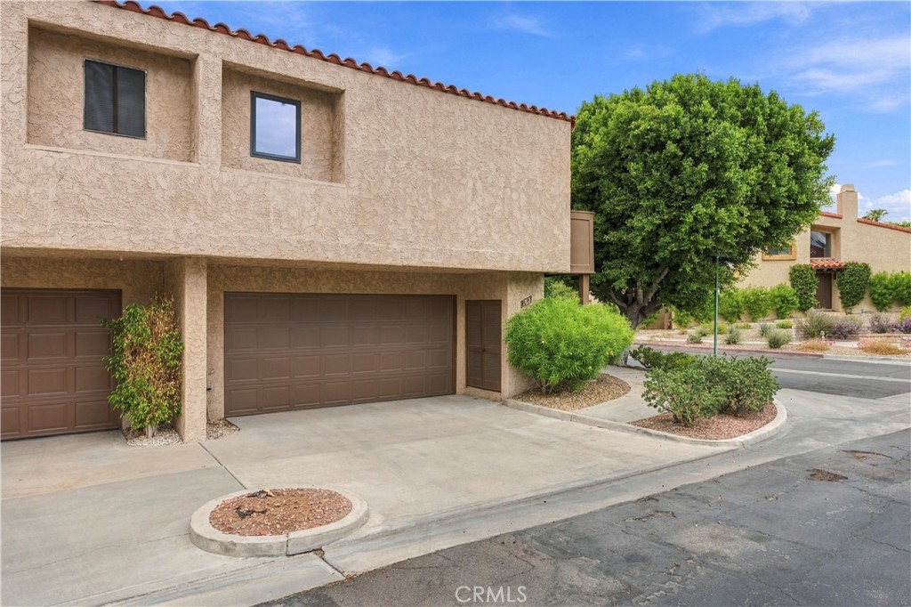 182 E Paseo Florido Property Photo 3