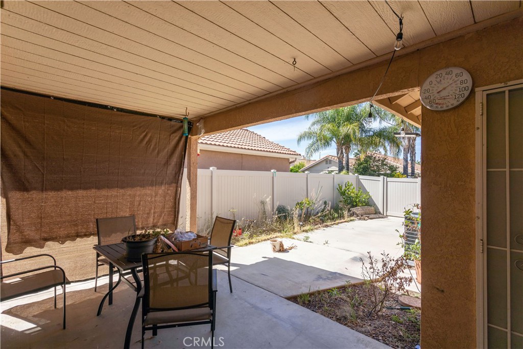 2750 La Paz Property Photo 8