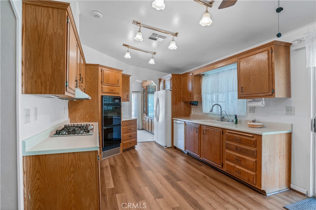 2525 Apple Tree Property Photo 9