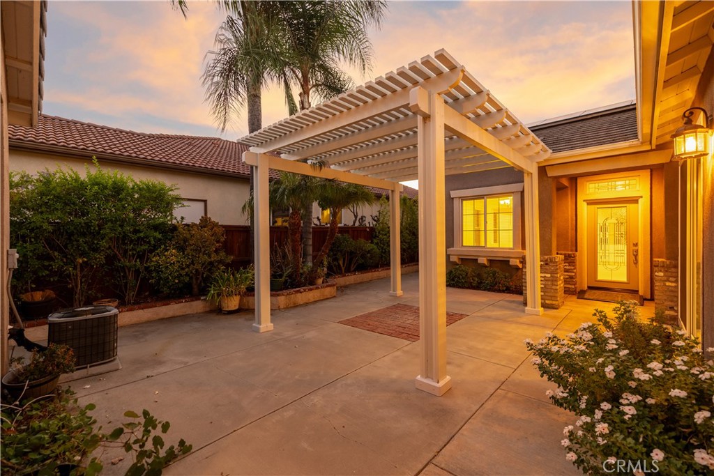 30394 Mirassou Circle Property Photo 5