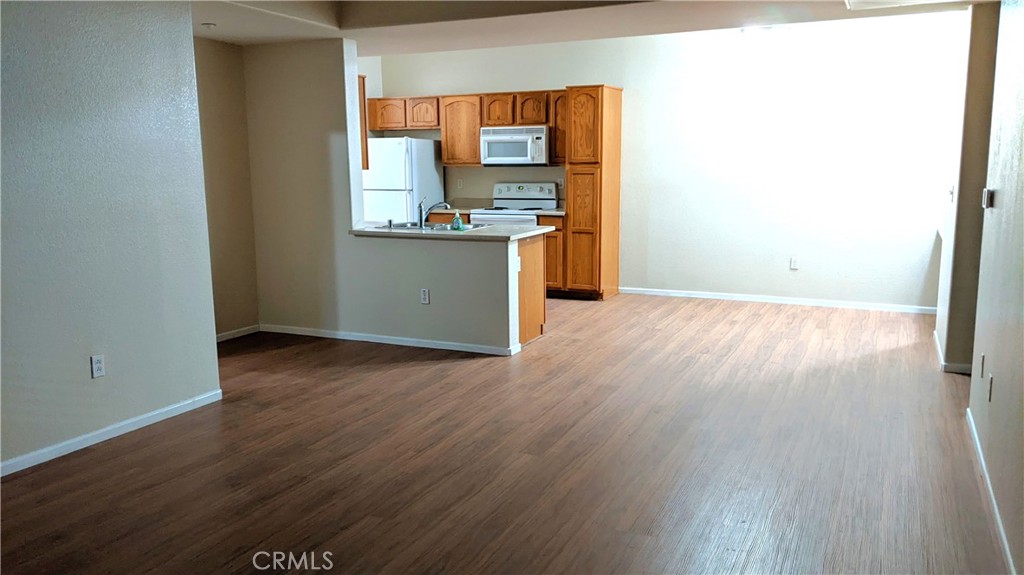 41410 Juniper Street 1212 Property Photo 3