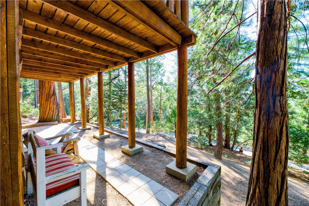 25121 Pine Cove Rd Property Photo 3