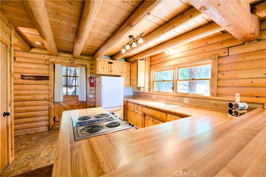 25121 Pine Cove Rd Property Photo 14