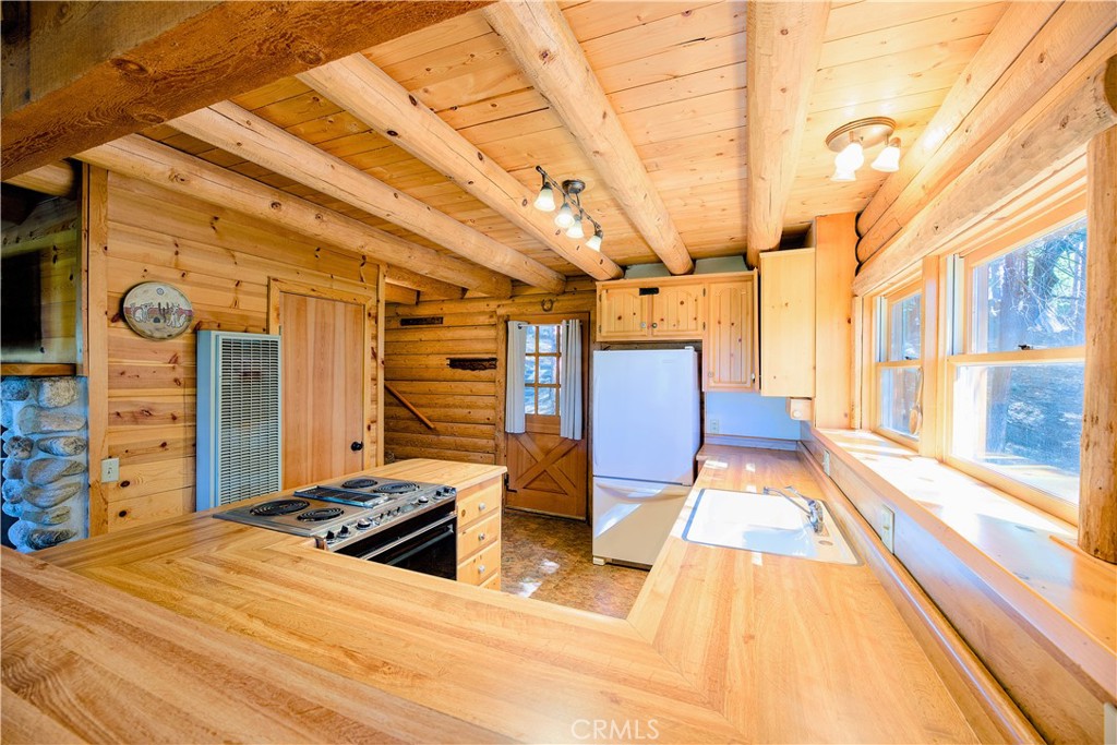 25121 Pine Cove Rd Property Photo 15