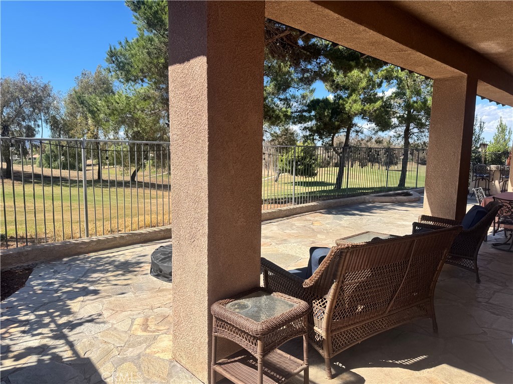 31520 Champions Circle Property Photo 3
