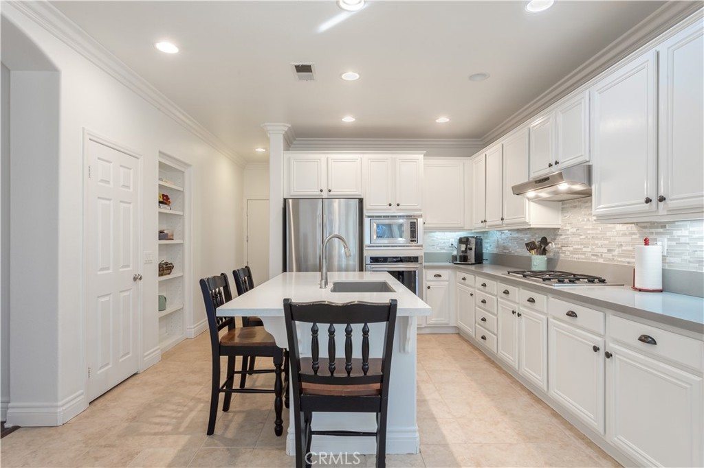 31520 Champions Circle Property Photo 4