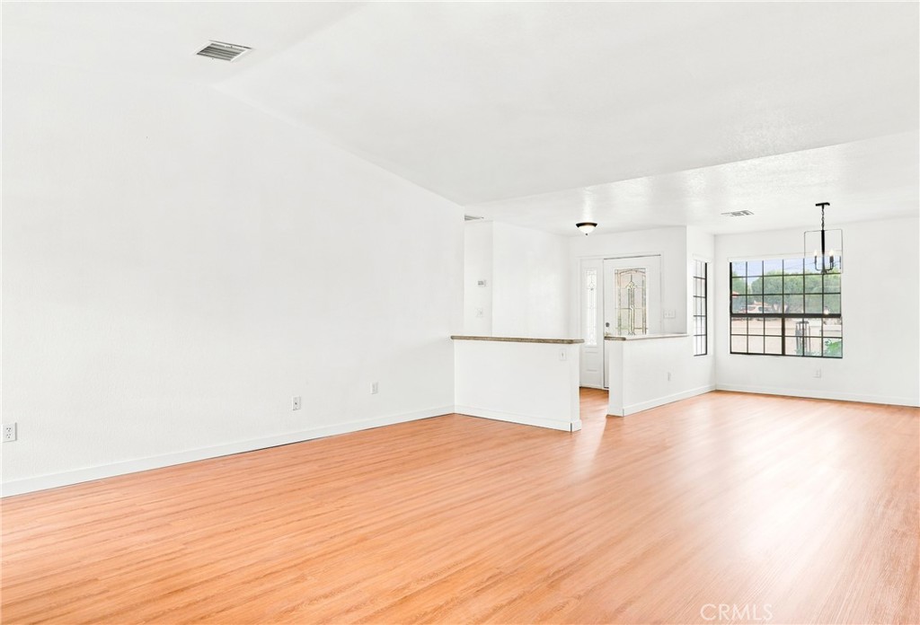 9751 Brookline Ave Property Photo 9