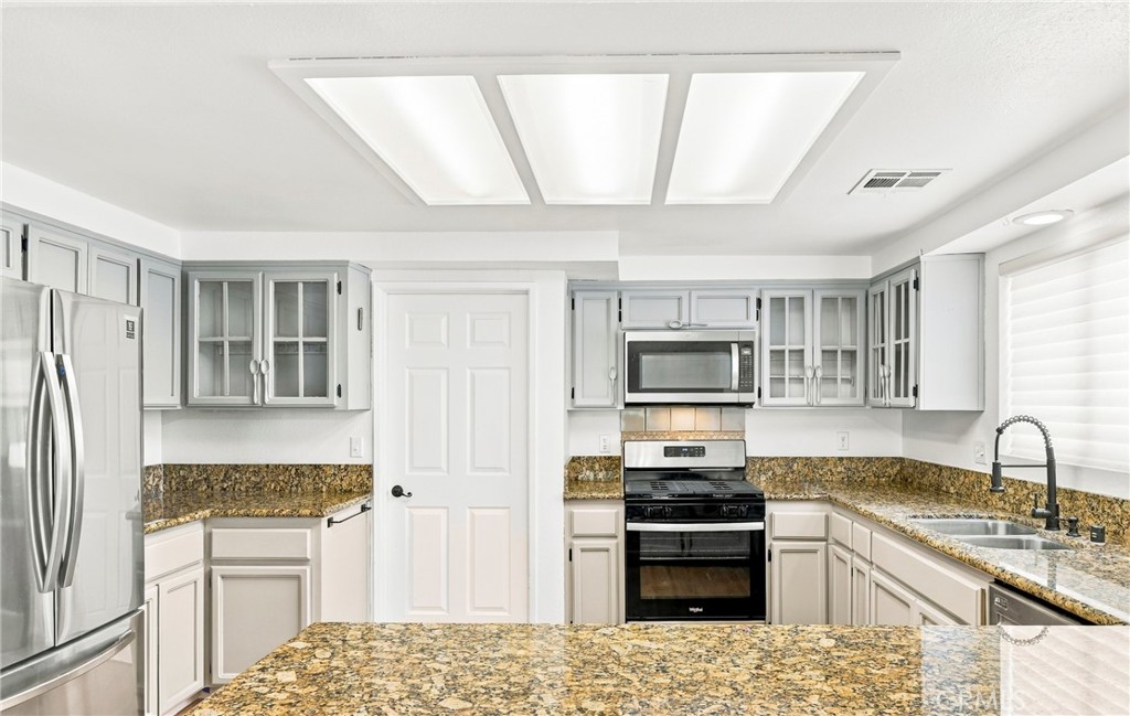 9751 Brookline Ave Property Photo 13
