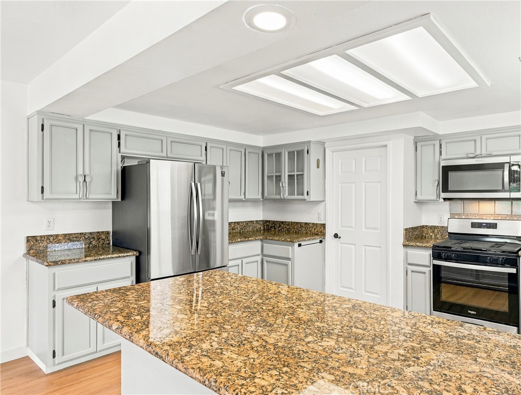 9751 Brookline Ave Property Photo 15
