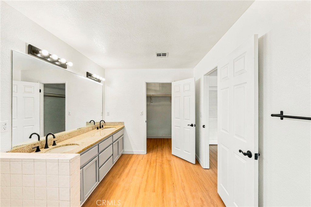 9751 Brookline Ave Property Photo 23
