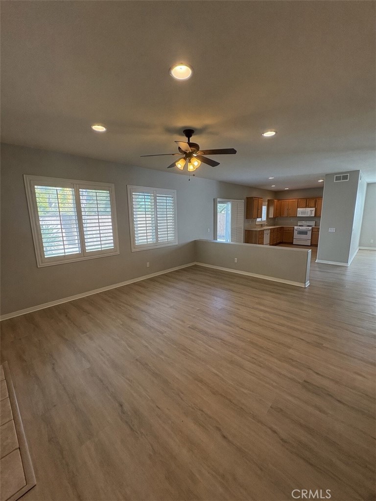 29258 Derby Property Photo 5