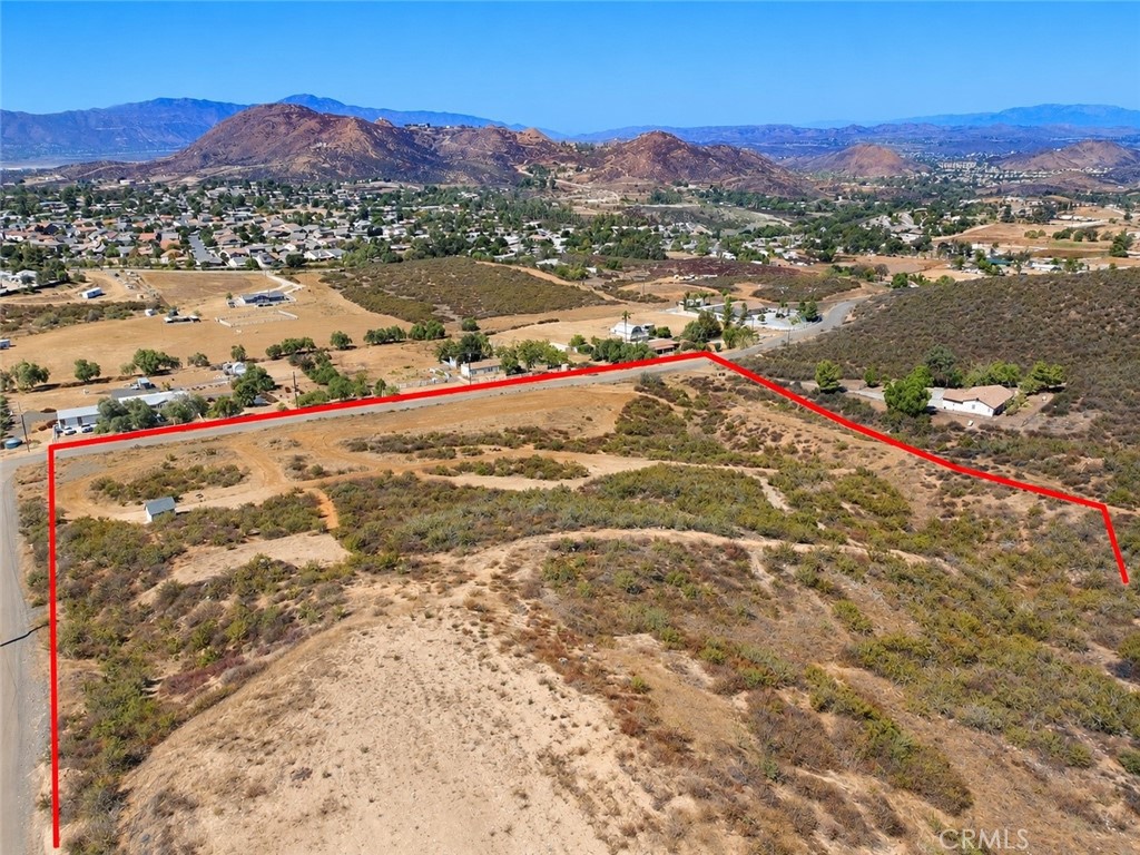 33602 Lynx Property Photo 2