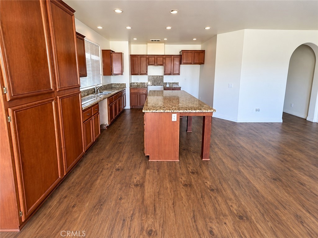15255 Riverview Property Photo 4