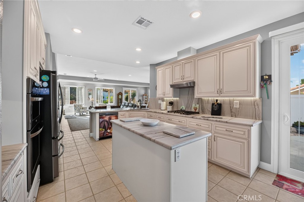 39600 Cardiff Ave. Property Photo 11
