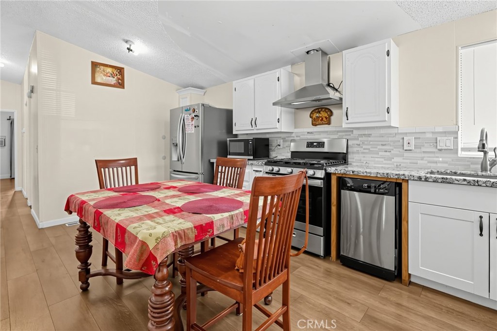 1931 E Meats Ave Property Photo 8