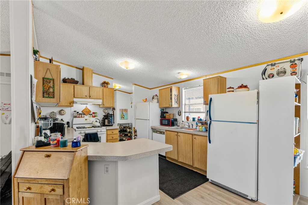 913 S Grand Avenue 102 Property Photo 11