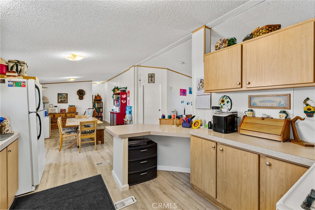 913 S Grand Avenue 102 Property Photo 13