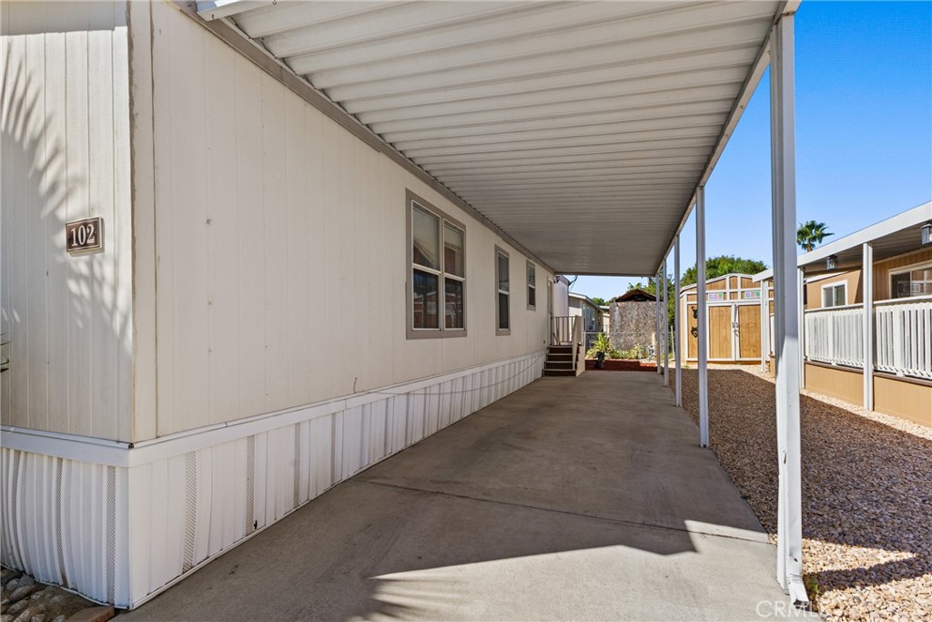 913 S Grand Avenue 102 Property Photo 25