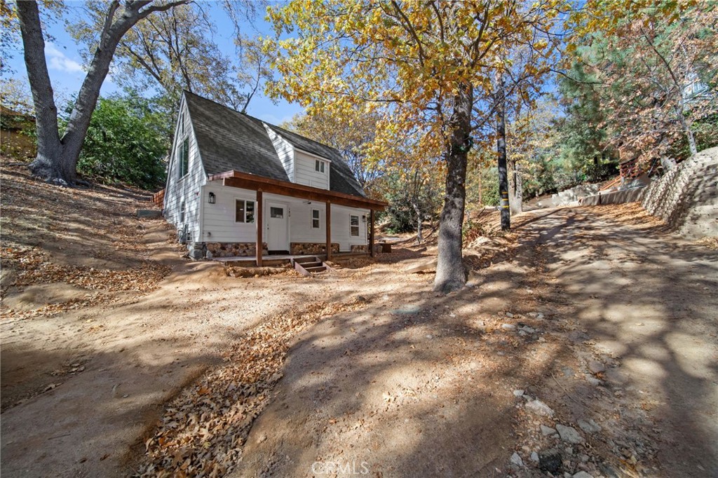 180 Glen Avon Dr Property Photo 2