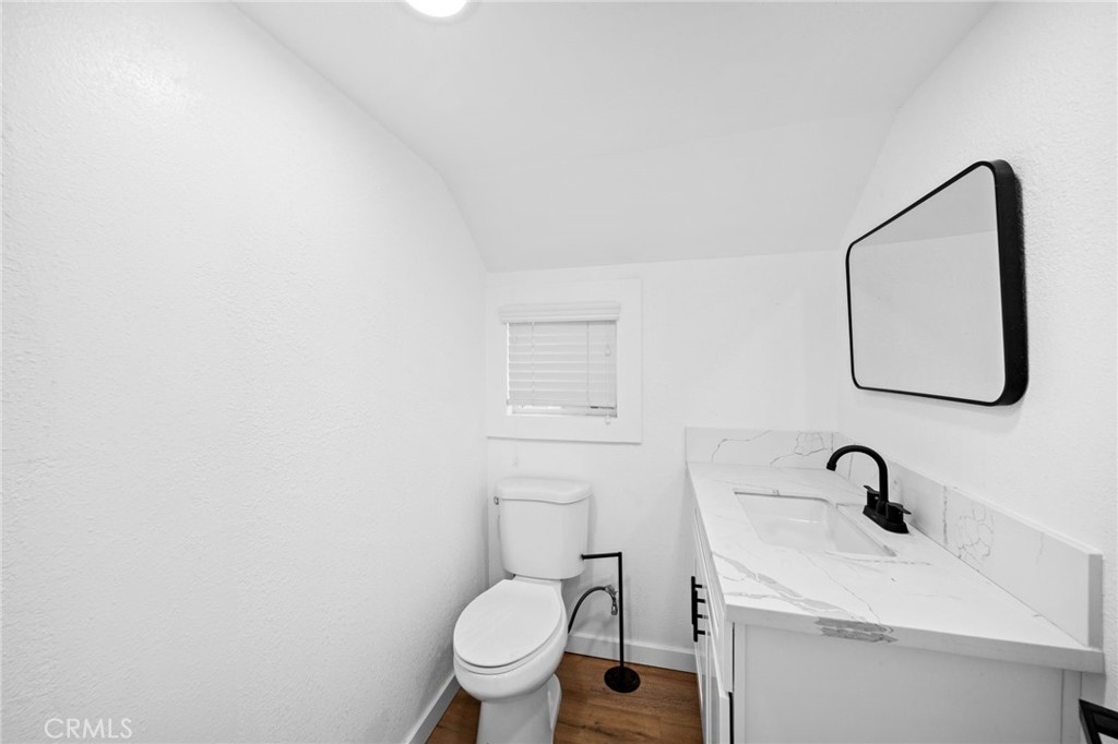 180 Glen Avon Dr Property Photo 14