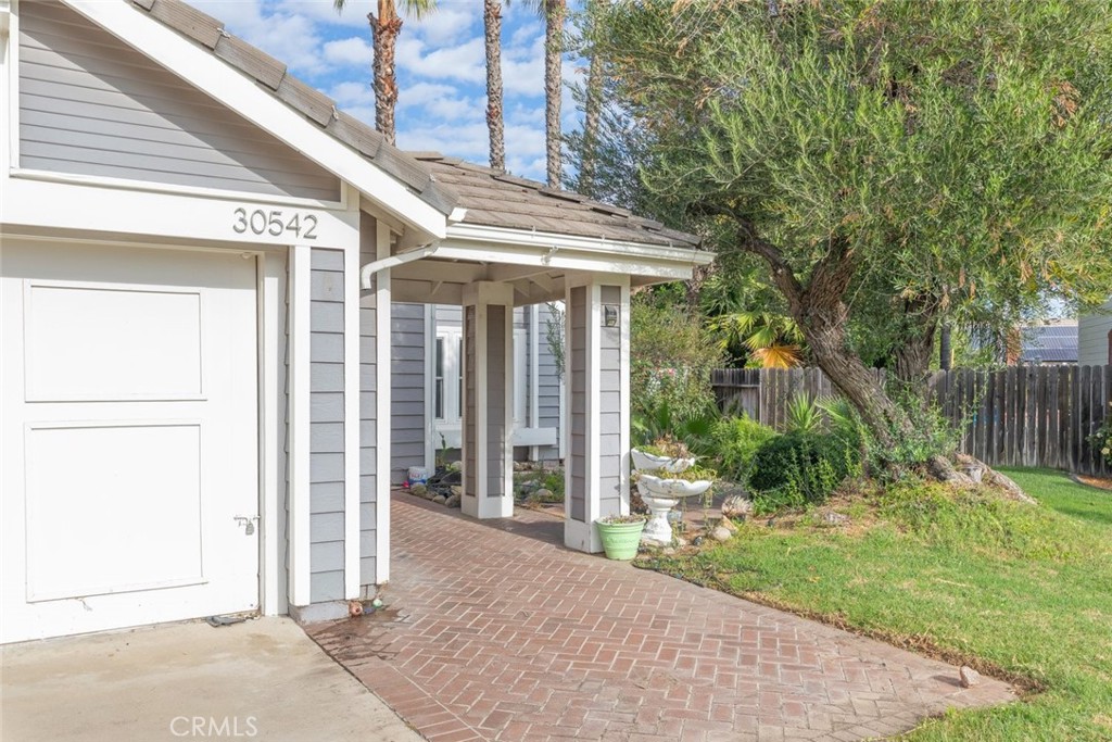 30542 Bridgeview Circle Property Photo 8