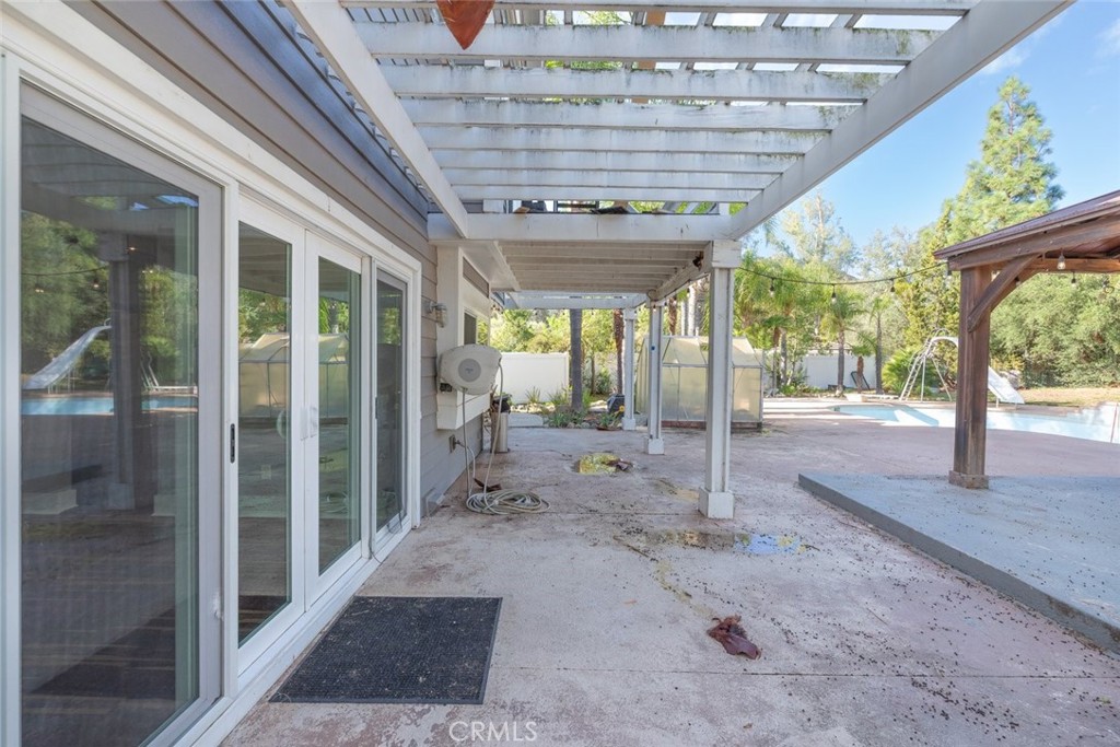 30542 Bridgeview Circle Property Photo 32