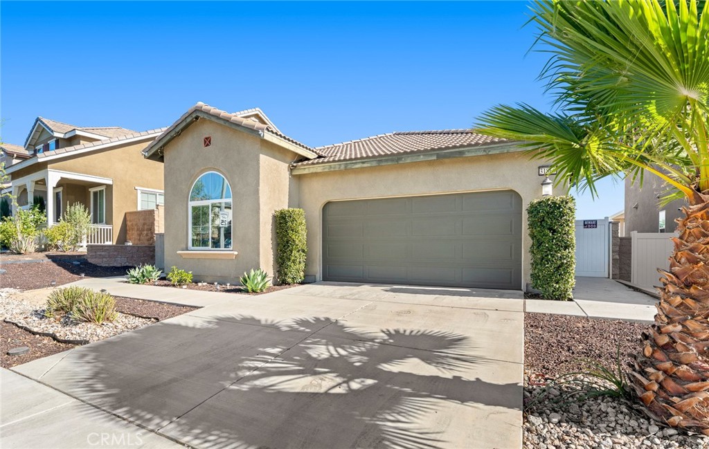 31869 Straw Lily Property Photo 1