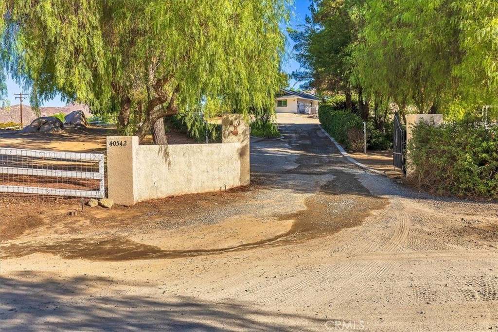 40542 Quiet Hills Property Photo 28