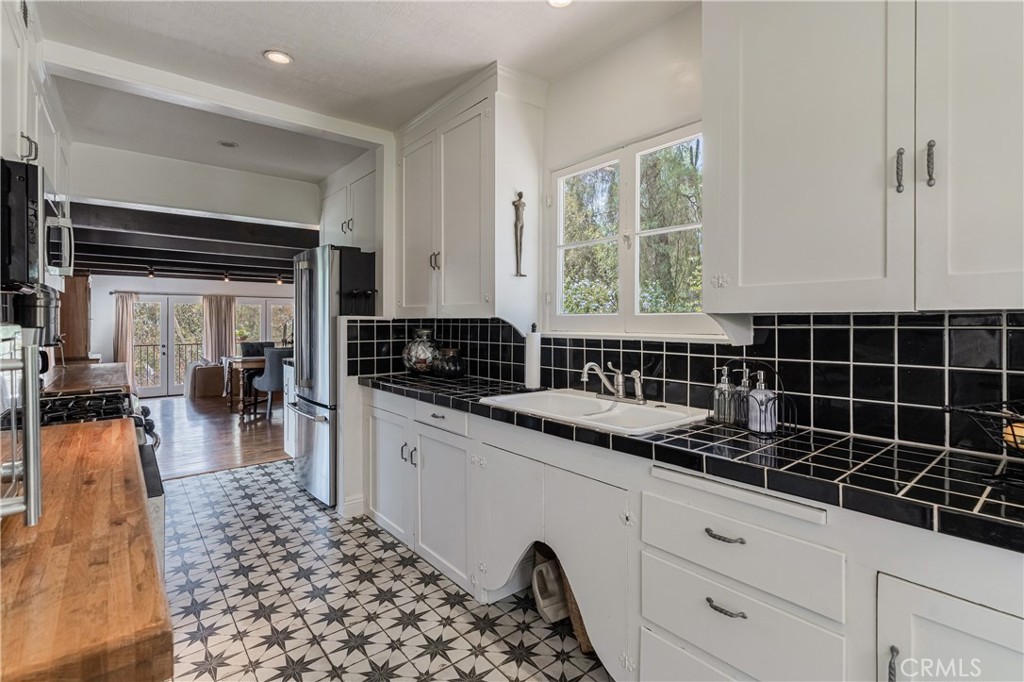 29431 Pierce Avenue Property Photo 5